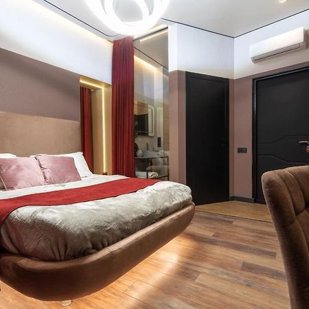Luxury Upscale Apartments On 18 M Zhitomirska Киев Екстериор снимка