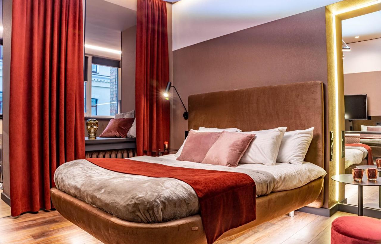 Luxury Upscale Apartments On 18 M Zhitomirska Киев Екстериор снимка