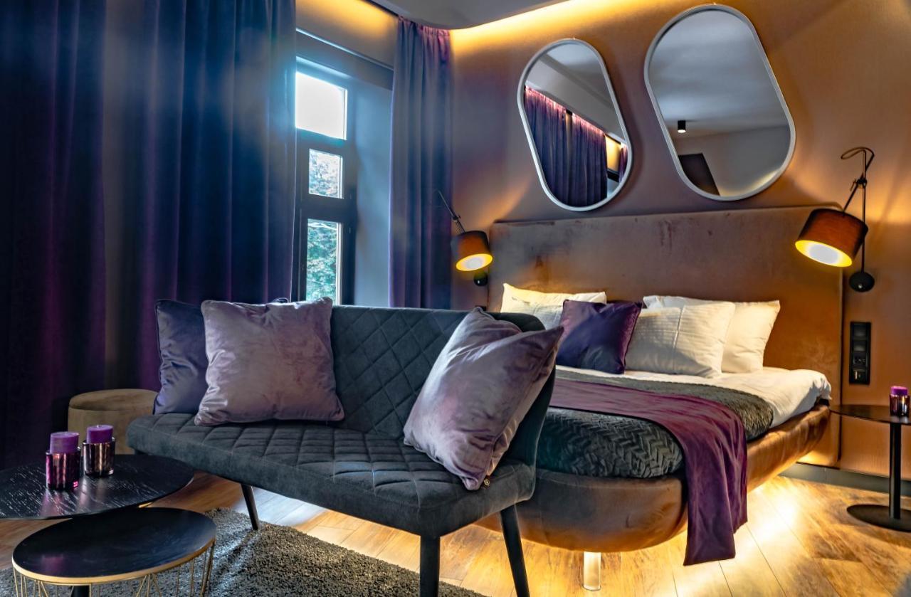 Luxury Upscale Apartments On 18 M Zhitomirska Киев Екстериор снимка
