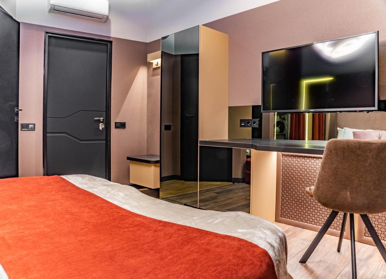 Luxury Upscale Apartments On 18 M Zhitomirska Киев Екстериор снимка