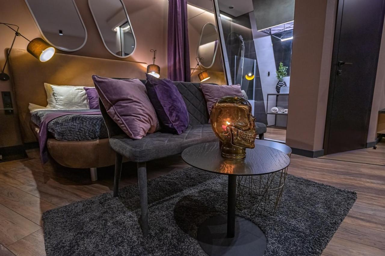 Luxury Upscale Apartments On 18 M Zhitomirska Киев Екстериор снимка