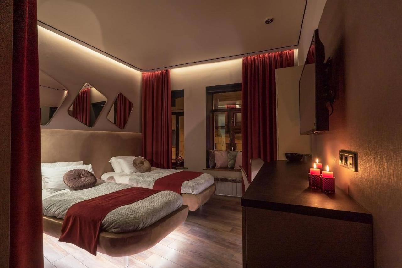 Luxury Upscale Apartments On 18 M Zhitomirska Киев Екстериор снимка